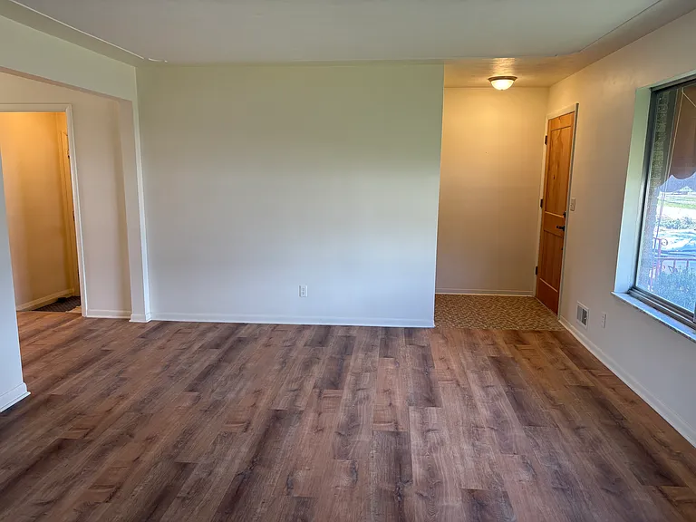 3106 Lindland Rd — Photo 9