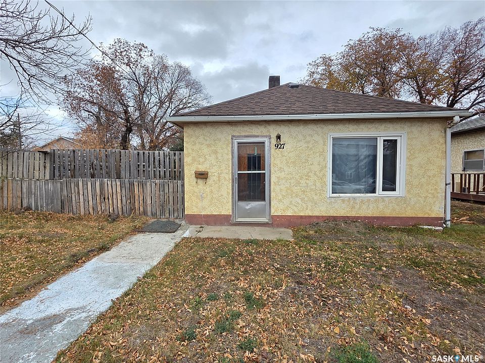 1st image of 927 North Railway Street E