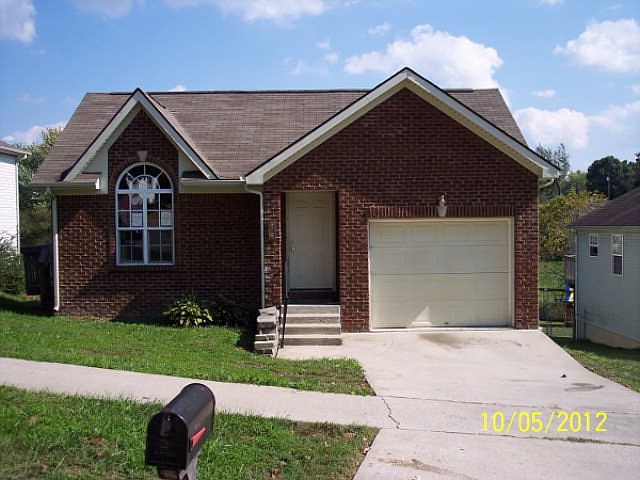 1st image of 320 Douglas Ct