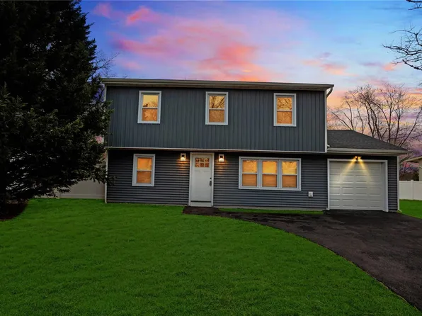 11 Magnolia, Port Jefferson Station, NY 11776