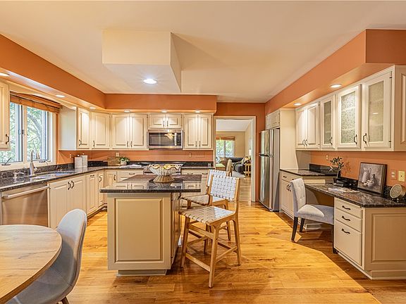 3rd image of 21 Woodbury Way