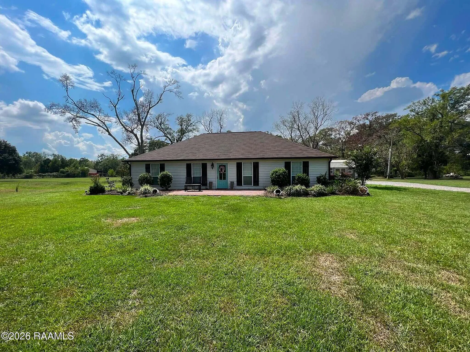 3 bed, 2.0 bath, 1700 sqft, $1,800 — Photo 1