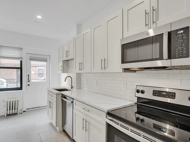 137 Englewood Ave #5 — Photo 8
