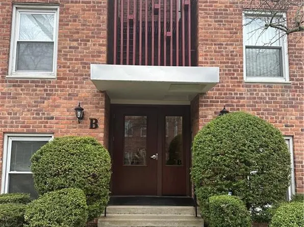 61 Maine Ave APT B12, Rockville Centre, NY 11570