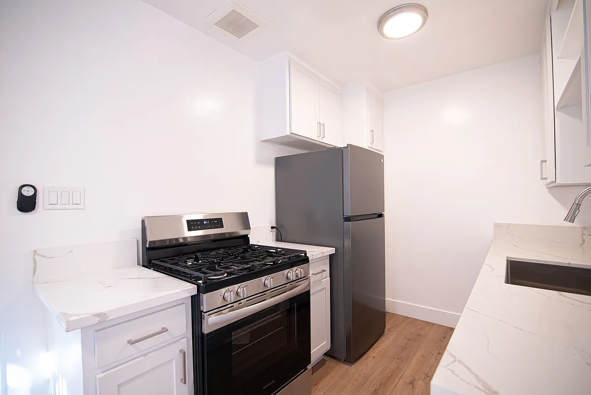 Building Photo - 11743 Dorothy St #3