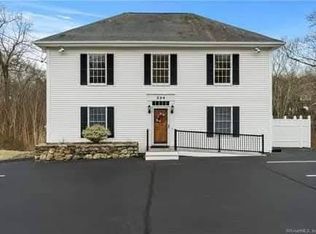 294 Boston Post Rd #1, Waterford, CT 06385