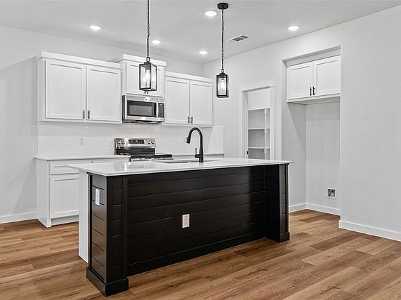 5th image of 113 N 3rd St