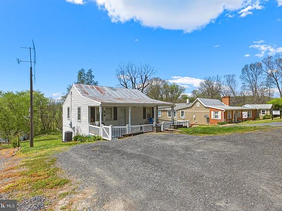 2nd image of 353 Turkey Knob Rd
