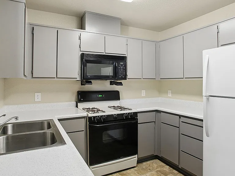 Kitchen | Canyon Springs