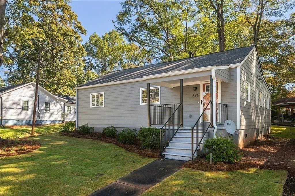 3 bed, 2.0 bath, 1100 sqft, $2,000 — Photo 2