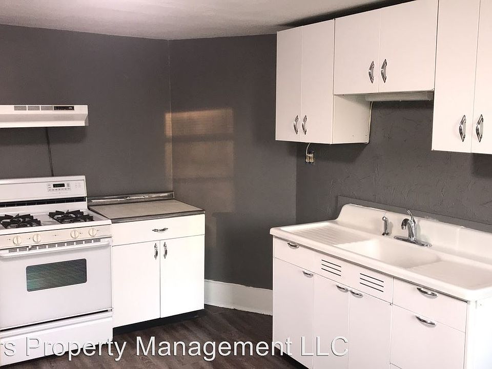 1st image of 619 S Oakwood St APT B