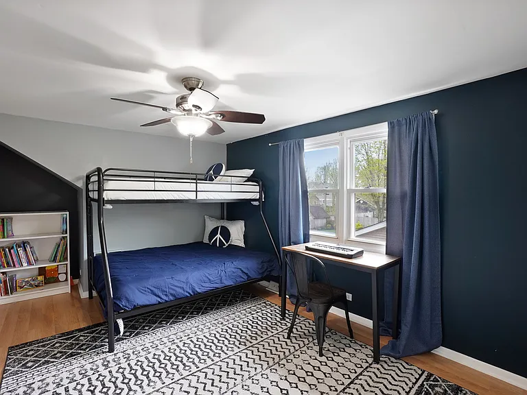 8814 Northcote Ave — Photo 22