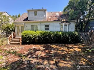 4523 48th Ave NE, Seattle, WA 98105