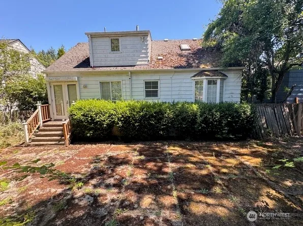 4523 48th Avenue NE, Seattle, WA 98105