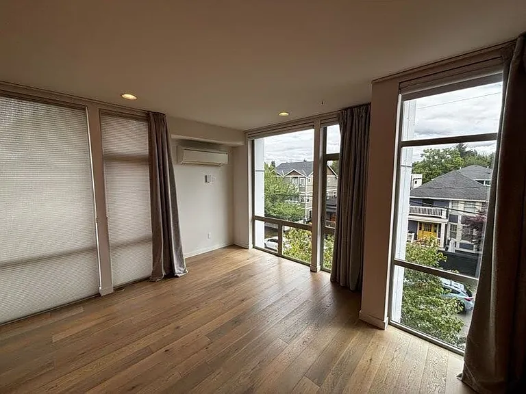 513 20th Ave E #D — Photo 26