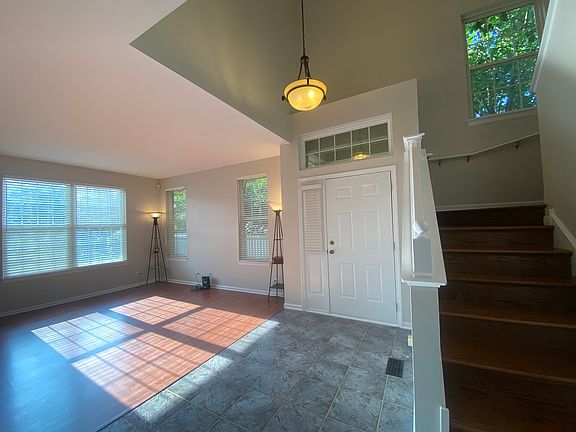 3rd image of 1298 Georgetown Way
