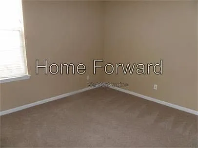 3 bed, 2.0 bath, 1413 sqft, $1,700 — Photo 3