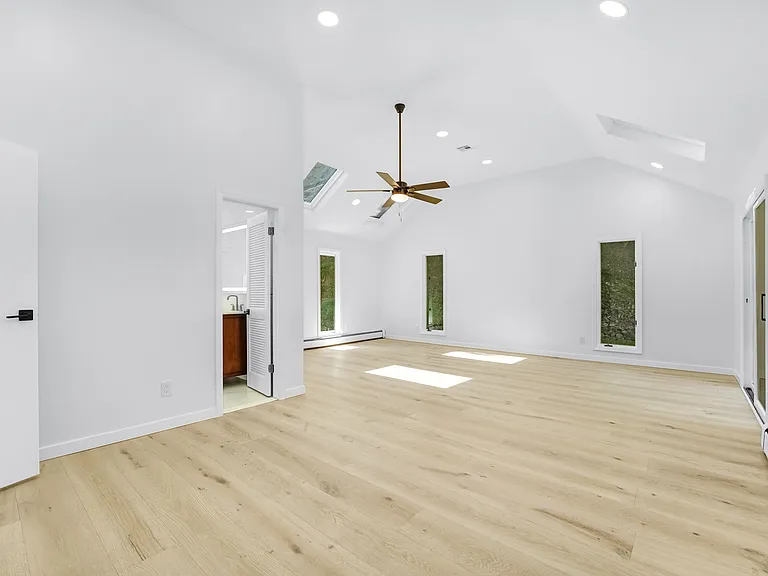 306 Warrenville Rd — Photo 30