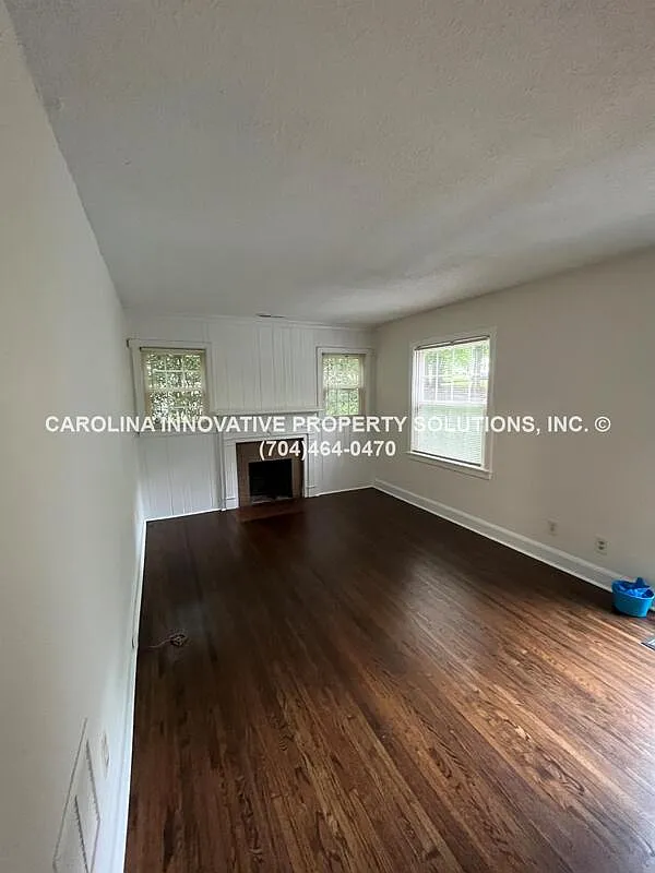 2 bed, 1.0 bath, $1,345 — Photo 3