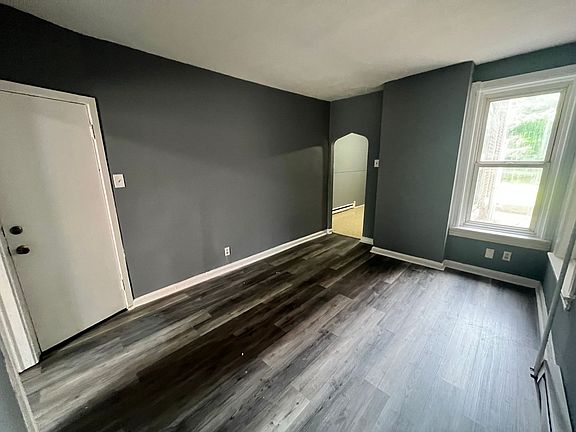 5th image of 37 Pearl St #A