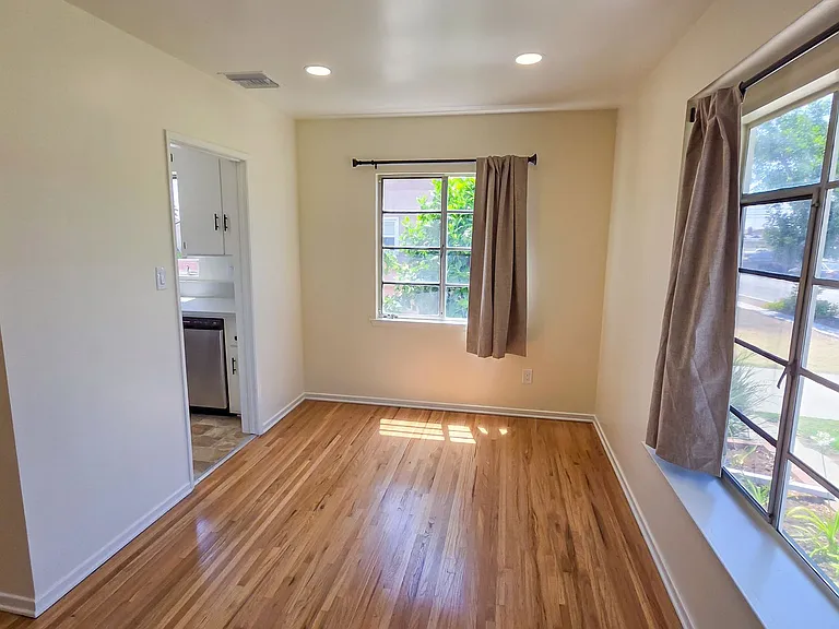 15422 Woodcrest Dr — Photo 5
