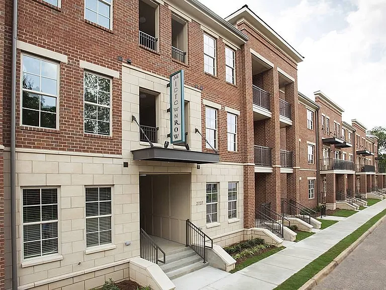 Midtown Row Apartments — Photo 9