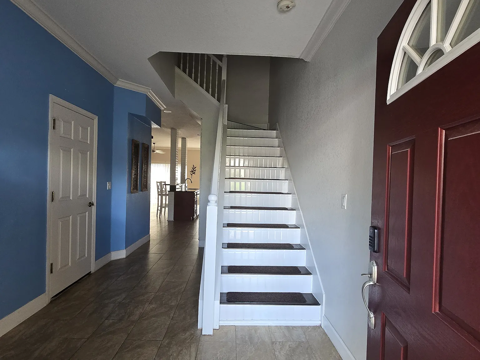 3 bed, 2.5 bath, 1724 sqft, $2,450 — Photo 4