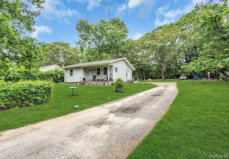 13 Carr Ln — Photo 3