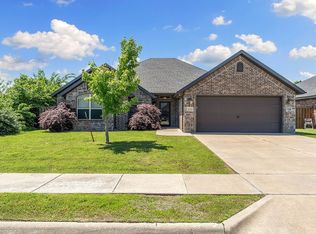 6212 S 39th St, Rogers, AR 72758