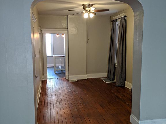 5th image of 556 E Sycamore St