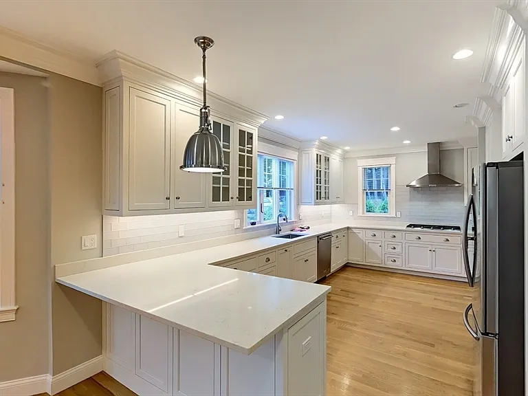125 Westbourne Ter #1 — Photo 2