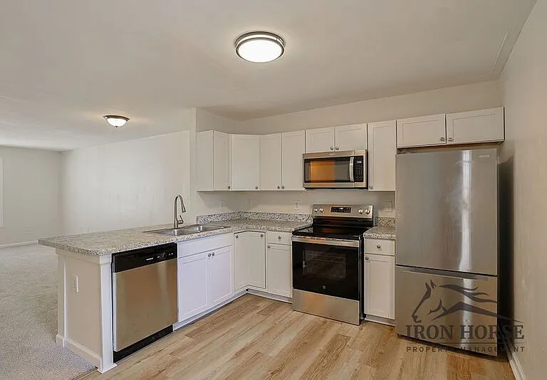 105 Westchester Dr #A8 — Photo 10