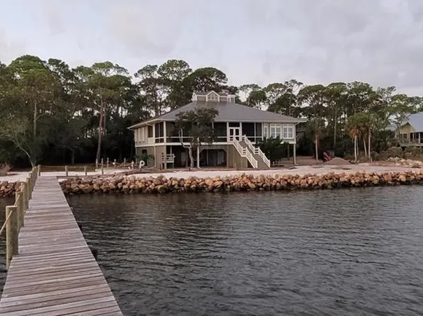 1419 Dove Ln, Eastpoint, FL 32328