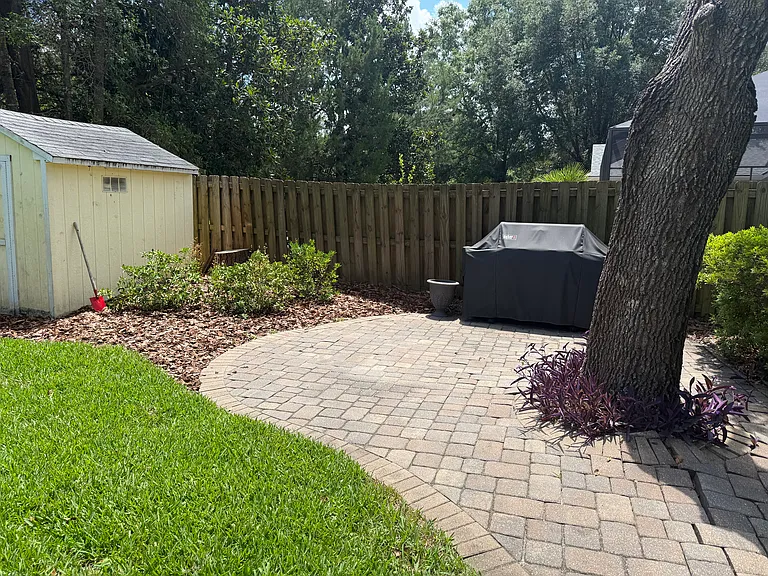 477 SW 128th Ter — Photo 10