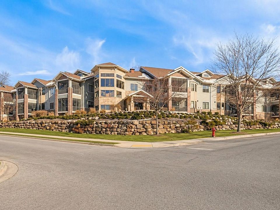 1st image of 10 Glen Brook Way Unit 109