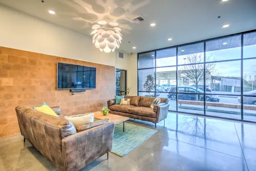 Slabtown/NW: Modern & Bright 1 Bedroom w/Condo Finishes! Photo 1