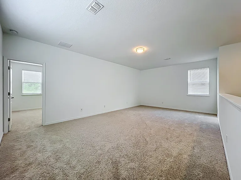 16007 Micelli Dr — Photo 37