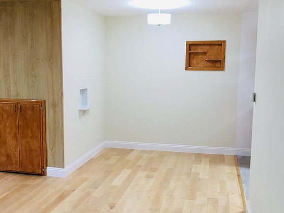 3rd image of 1011 N Hilldale Ave #6