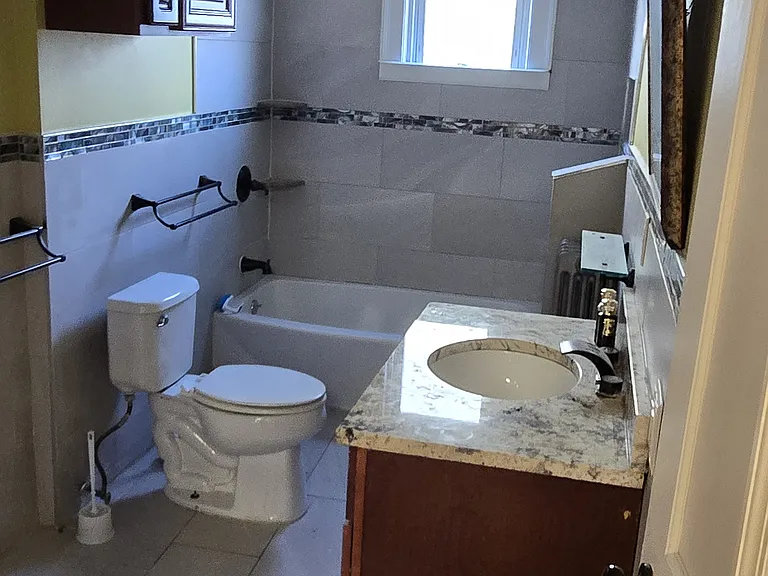 16-18 Newfield Ave #1 — Photo 1