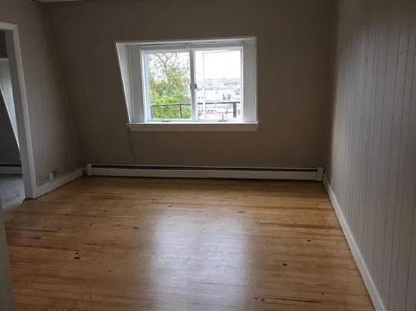 273 Barnaby St, Fall River, MA 02720
