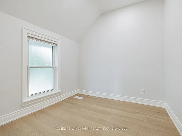 41 Arnold Cres #1 — Photo 26