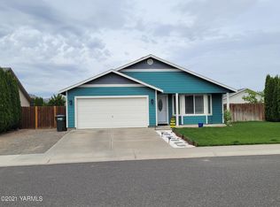 511 Cascade Ave, Moxee, WA 98936