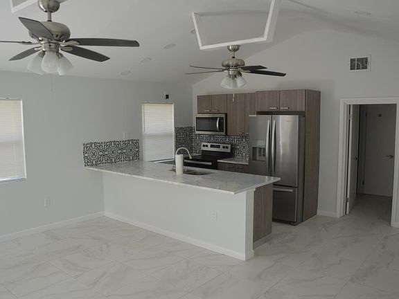 4th image of 1558 32nd Ave #A