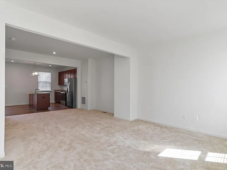100 Stafford Pl — Photo 34