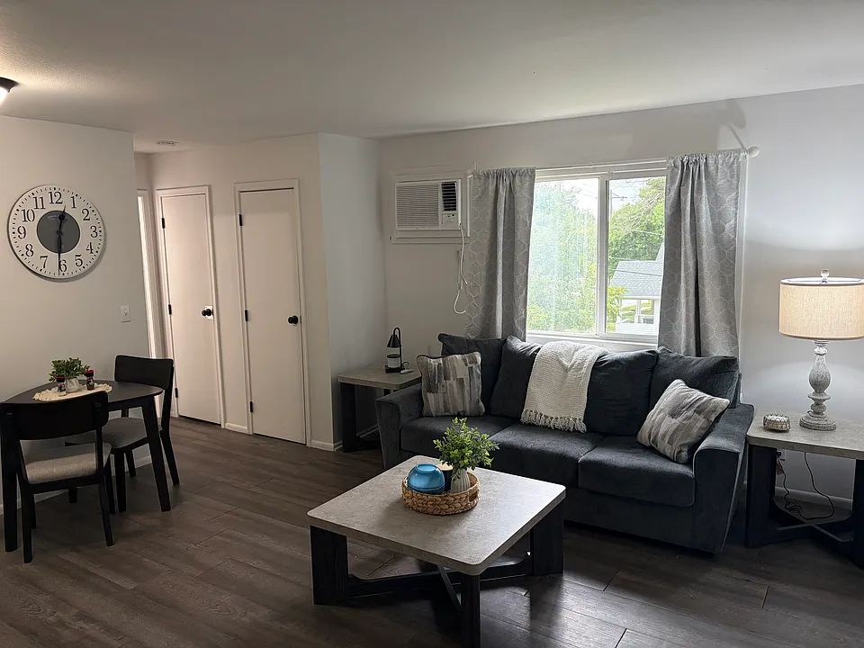 4501 Lafayette Ave #10
