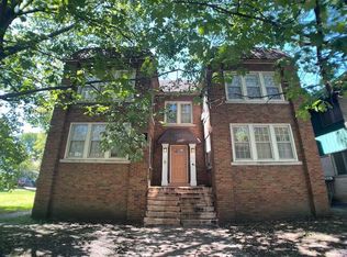 905 N Sheridan Rd #B, Peoria, IL 61606