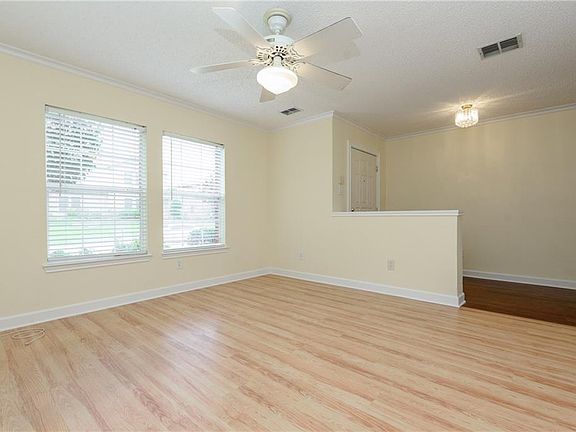 4th image of 913 Valleybrook Dr