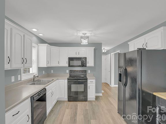 5th image of 10425 Idlewild Rd