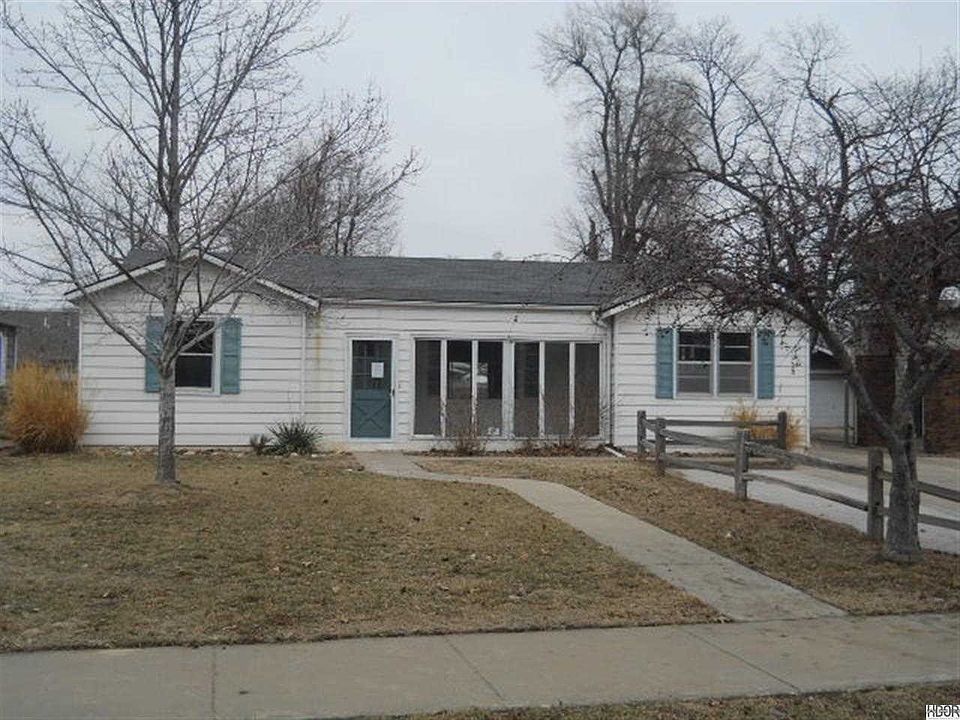 1st image of 108 W 22nd Ave