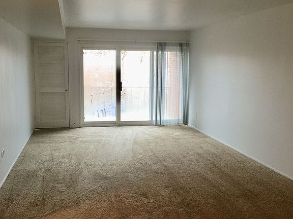 4th image of 326 Jarvis St APT 206
